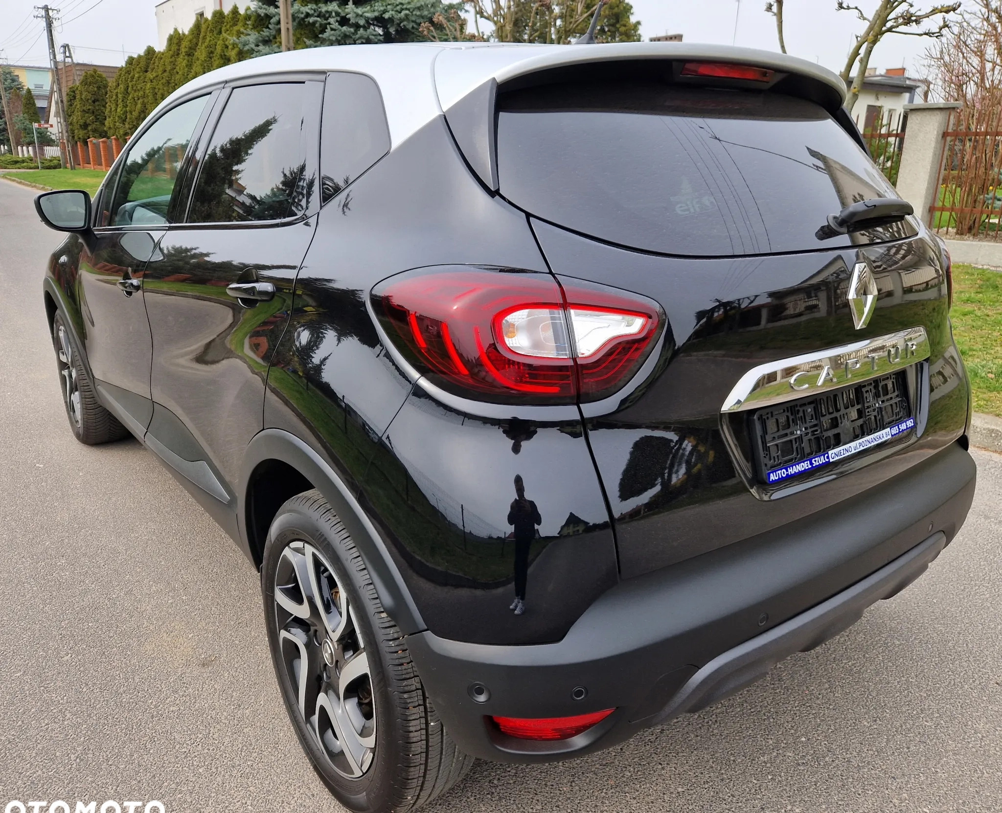 Renault Captur cena 55900 przebieg: 65000, rok produkcji 2017 z Gniezno małe 667